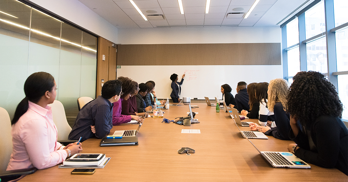 What Should Be Included in the Agenda for a Non-profit Board Meeting in Canada?